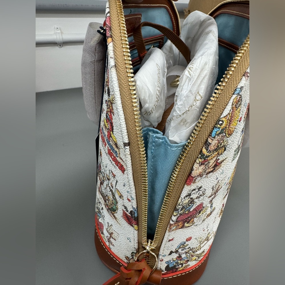 🚫SOLD🚫 Dooney & Bourke Disney Mickey Mouse Tan w/Brown Bag - Picture 9 of 9